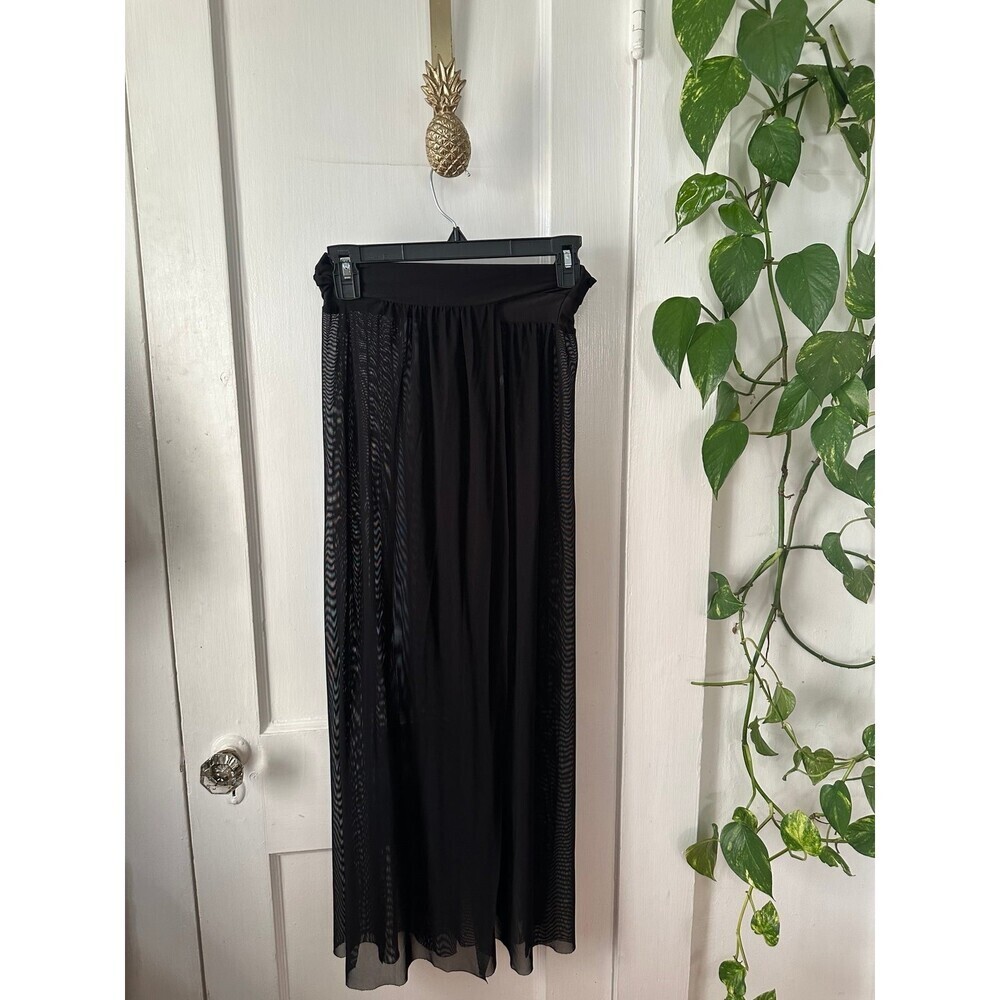 Womenโs size medium black mesh skirt